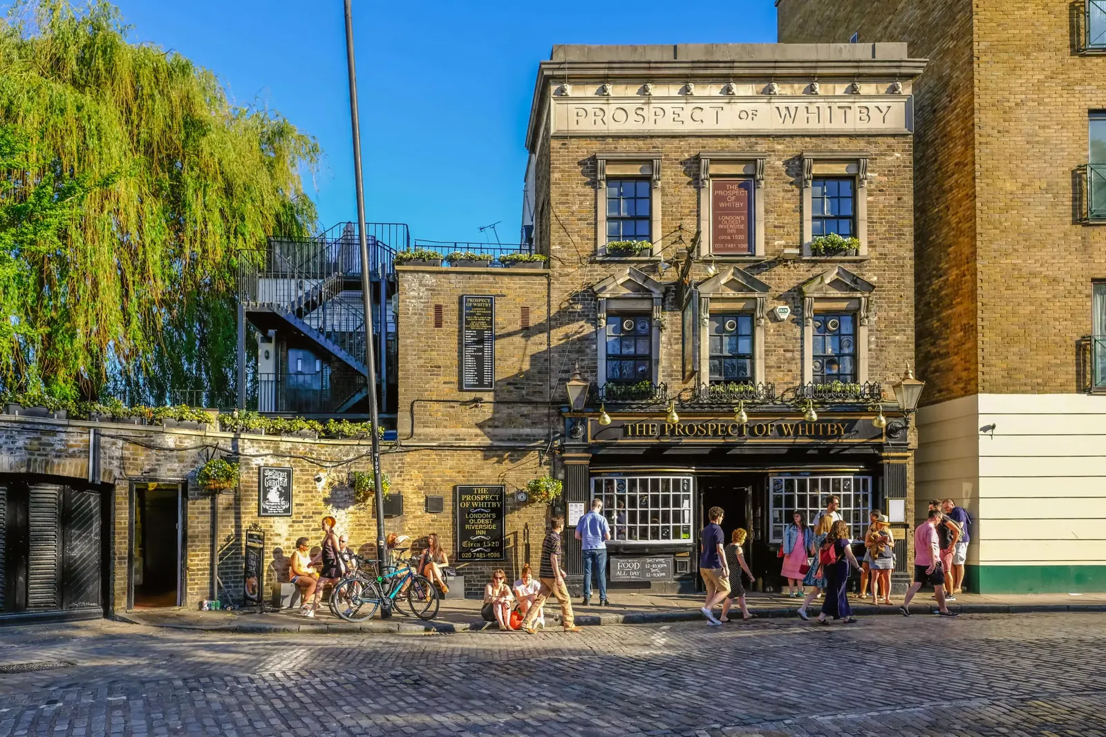 Narrow Street: A perfect mix of history and modernity